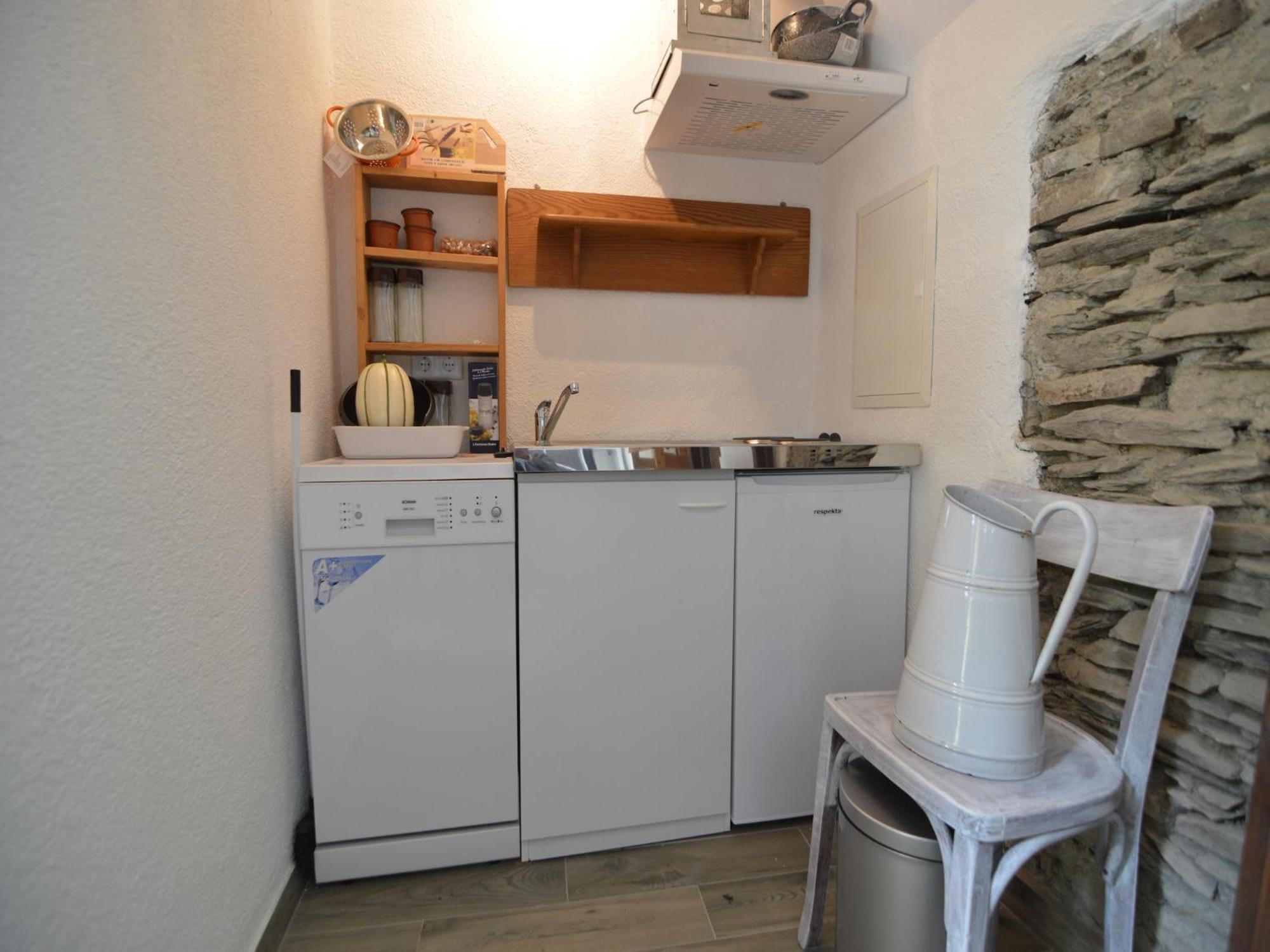 Cozy Apartment In Immerath With Fishing Near Экстерьер фото